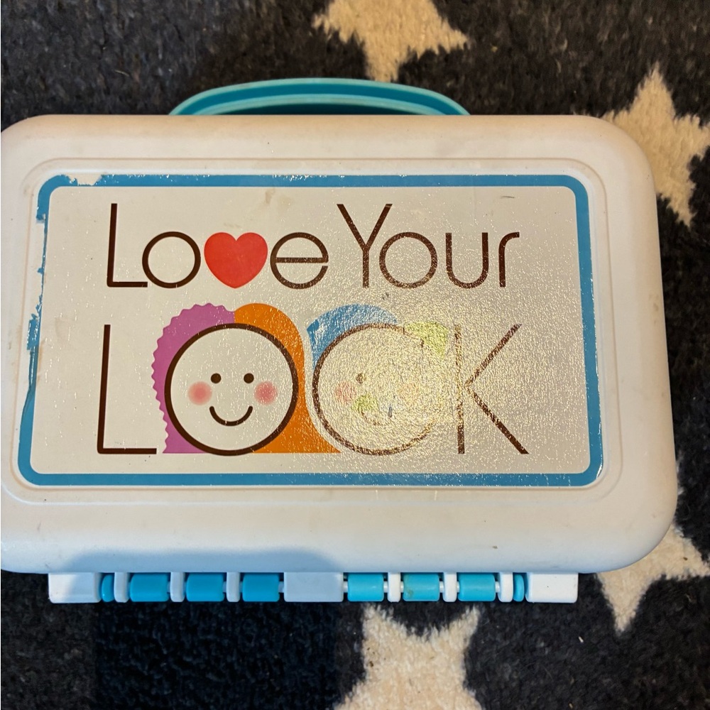 Melissa and Doug  Love Your Look  White and Blue make up Storage Box